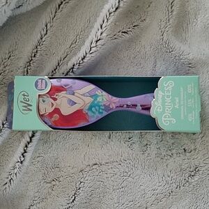 Wet Limited Edition Ariel brush